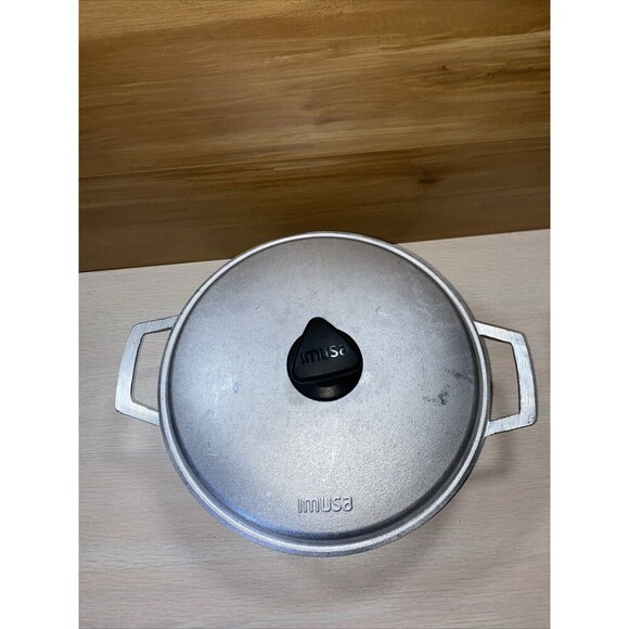Vintage IMUSA 10.5” Aluminum Pot With Lid Caldero Made in Colombia - Picture 1 of 11
